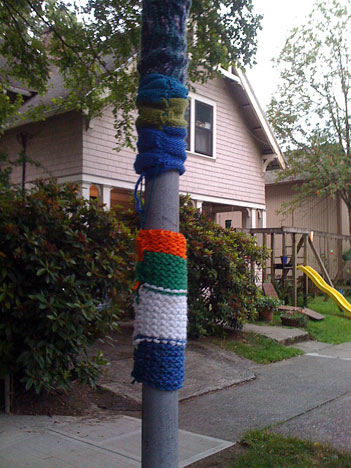 yarnBombingA08_02