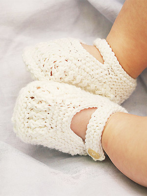 PR-knit-rowan-strap-bootees-300x400